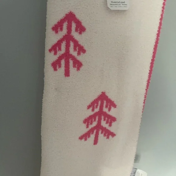 Nicole Miller cream and pink Christmas Tree blanket